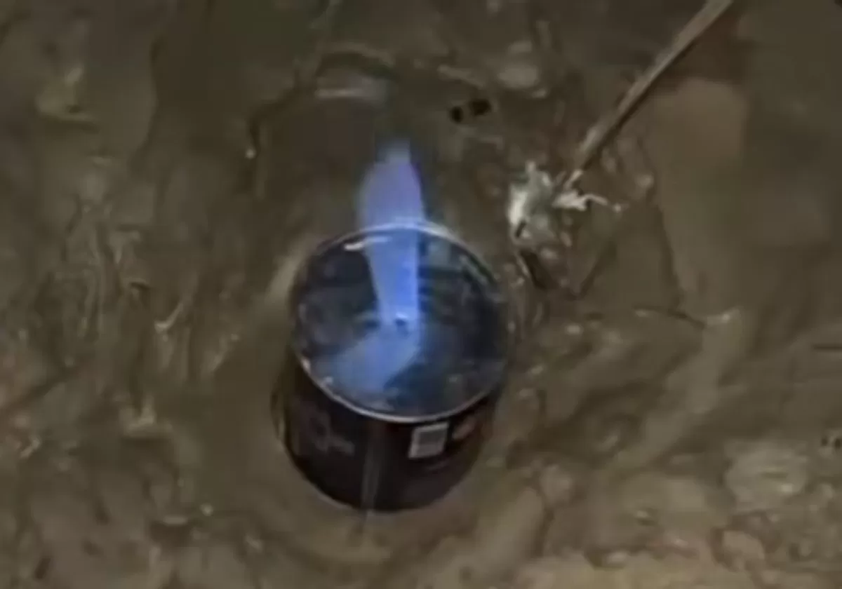Viral di TikTok, 5 Titik Gelembung Gas Pascabanjir Aceh Dipantau Pemerintah (Muncul beberapa titik gelembung gas di Desa Gunong Cut, Nagan Raya, Aceh usai banjir akhir November 2025. (TikTok/sabrina_djuan))