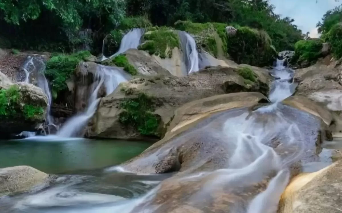 Air Terjun Tirto Galuh (gatsu rent car)