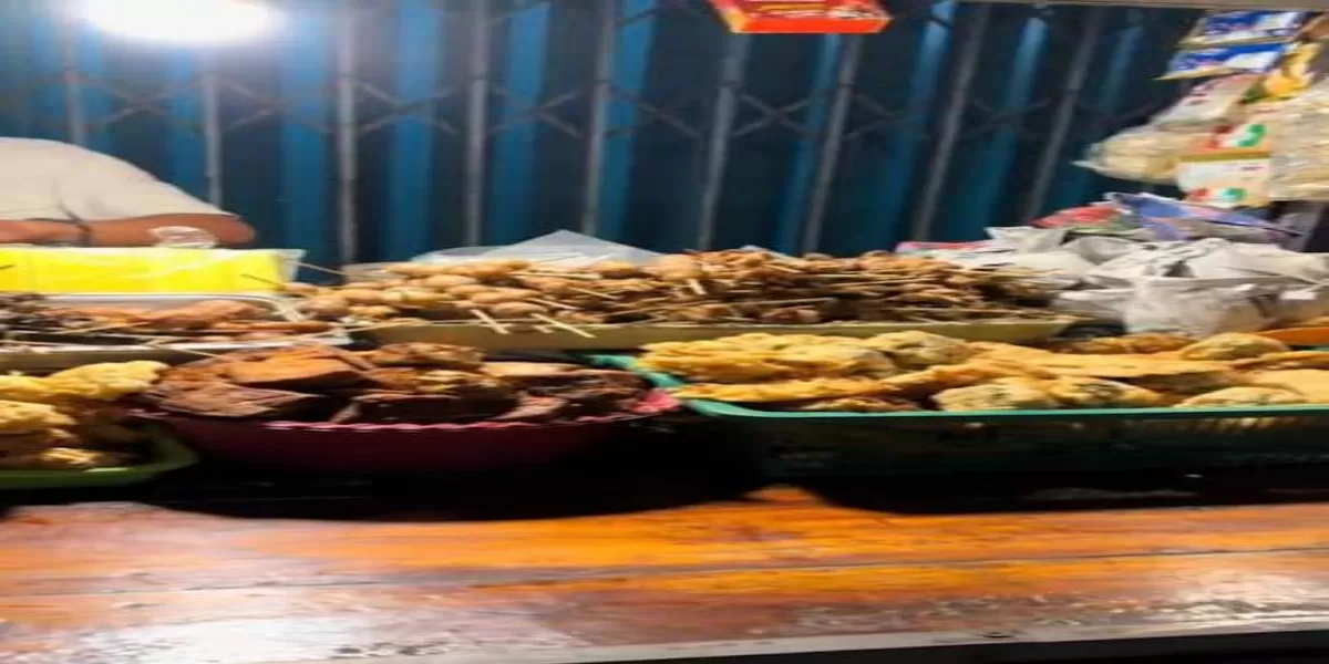 Cari Bukber Budget Friendly? Ini 10 Tempat Bukber Mahasiswa Semarang di Bawah Rp30 Ribu (Angkringan Pak Jabrik / Instagram )
