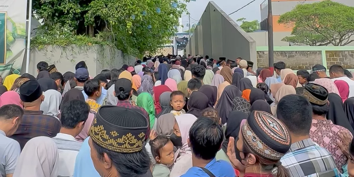 Open House Gus Miftah di Ponpes Ora Aji 2026, 7.500 Warga Hadiri Pesta Rakyat Idul Fitri Penuh Kebersamaan (Acara Open House dan Pesta Rakyat yang digelar oleh Miftah Maulana Habiburrahman alias Gus Miftah di Ponpes Ora Aji, Yogyakarta, pada 25-26 Maret 2026.)