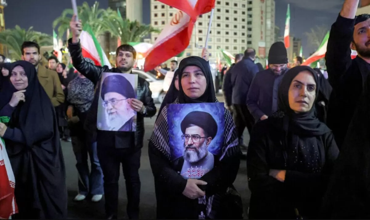 Warga Iran masih setia mendukung pemerintahan Republik Islam (france 24)