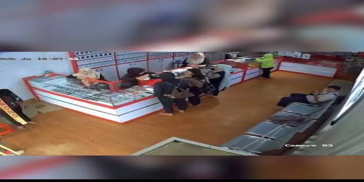 Kronologi Penyanderaan di Toko PS Store Medan, Pelaku Ngamuk Bawa Parang Usai Dugaan Penipuan HP iPhone 13 (Menyoroti dugaan kasus penyanderaan yang melibatkan seorang wanita dengan pegawai toko HP di Medan, Sumatera Utara. (Instagram.com/@nurwellykelly))