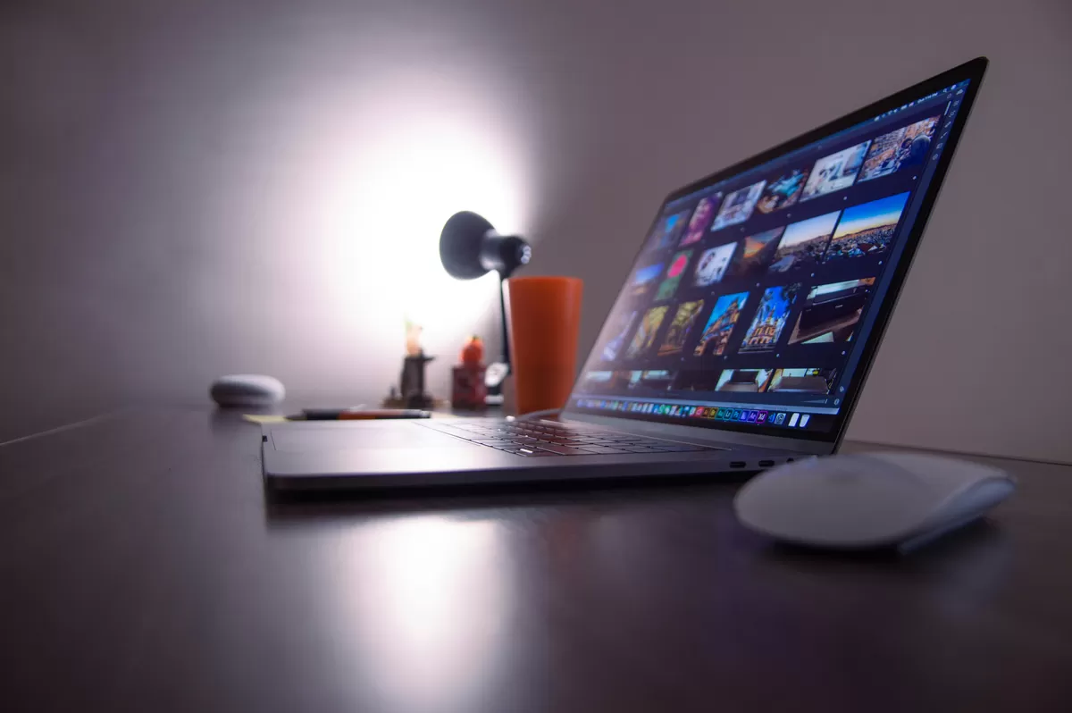 Imaji's Buka Lowongan Freelance Script Writer: Raih Karier Kreatif dari Mana Saja (Pexels.com / Caio)