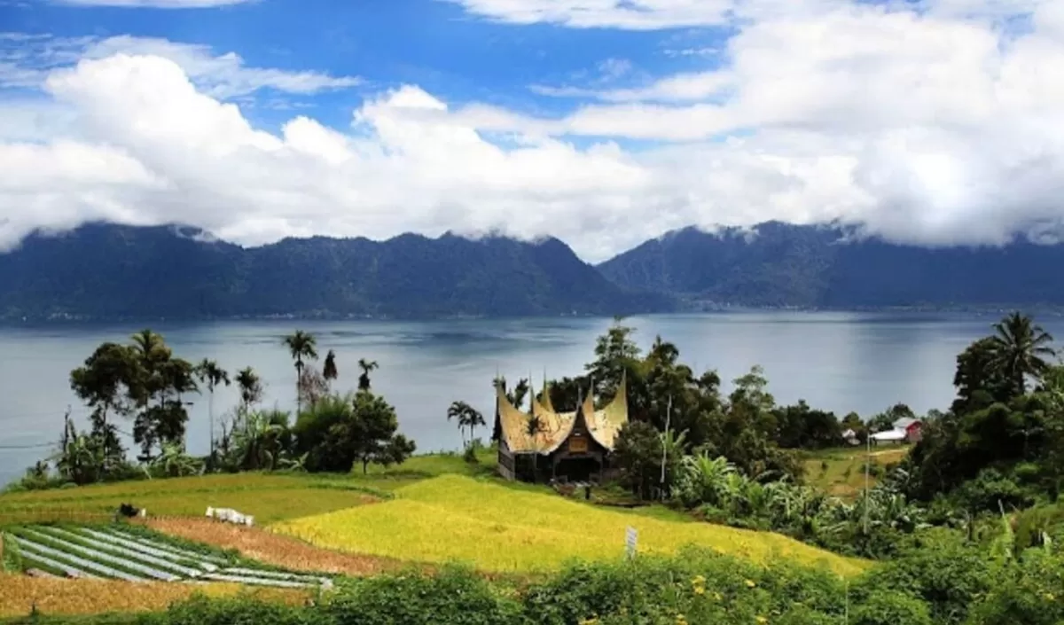 Pemandangan Elok Desa Wisata Sungai Batang di tepian Maninjau (pigijo)
