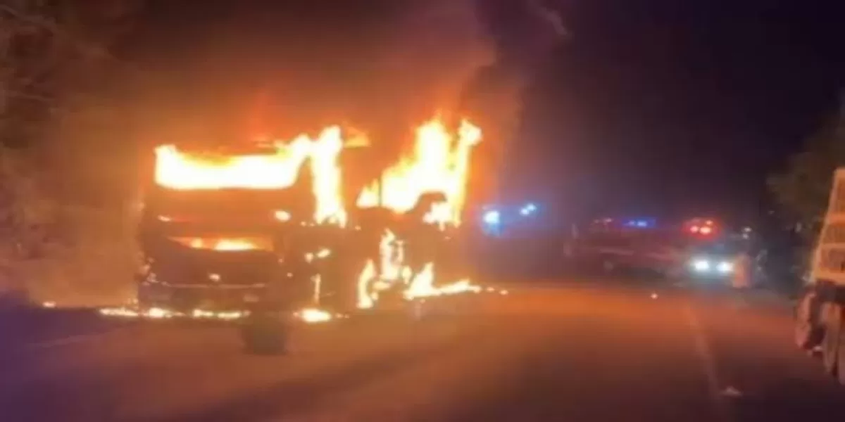 Bus AKAP Jakarta-Padang Ludes Terbakar di Bayung Lencir Muba, Seluruh Penumpang Berhasil Menyelamatkan Diri