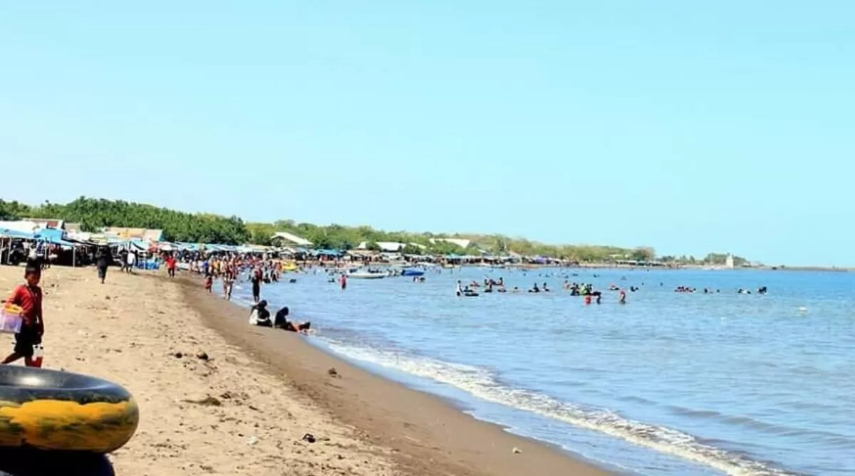 Pantai Tanjung Bayang (trip advisor)