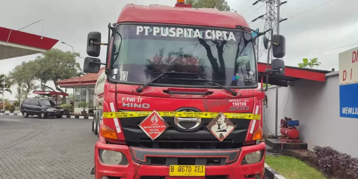 Mengapa SPBU Genteng Wetan Banyuwangi Diselidiki? Ini Penjelasan Dugaan Penyaluran BBM Ilegal dan Dampaknya (Menyoroti kasus penyitaan truk tangki Pertamina di SPBU Genteng Wetan, Banyuwangi terkait dugaan penyelewengan BBM. (bintangtenggara.net))