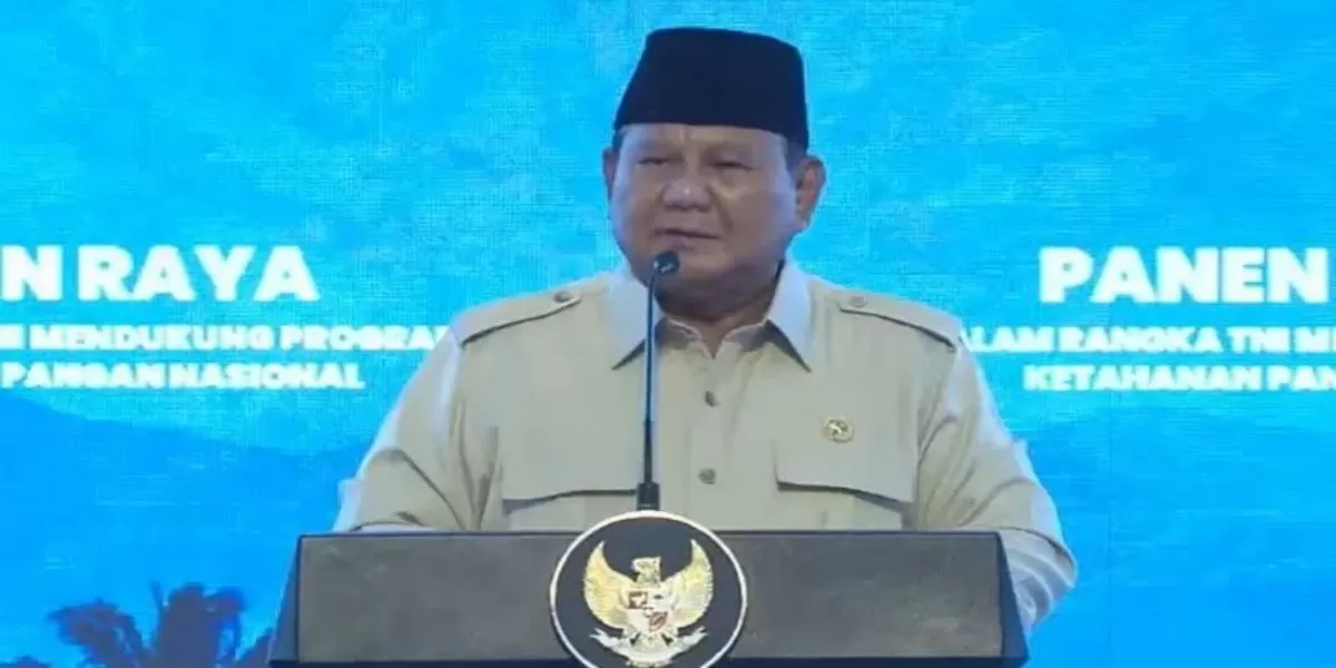 Prabowo Subianto Minta Pejabat Bekerja untuk Rakyat, Tegaskan Tak Toleransi Kebijakan yang Merugikan Masyarakat (Presiden RI, Prabowo Subianto menegaskan tidak akan menoleransi pejabat yang digaji oleh rakyat, tetapi justru membuat kebijakan yang merugikan masyarakat. (Dok. Gerindra))