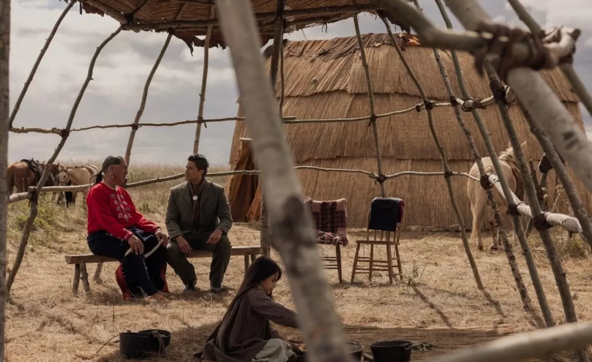 Adegan perundingan dengan suku Osage (Netflix)