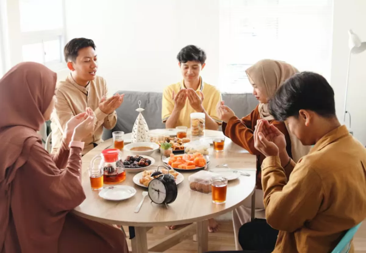 Simak jadwal puasa Ramadan 2026 versi Muhammadiyah dan NU. (Foto: Ilustrasi/Freepik)