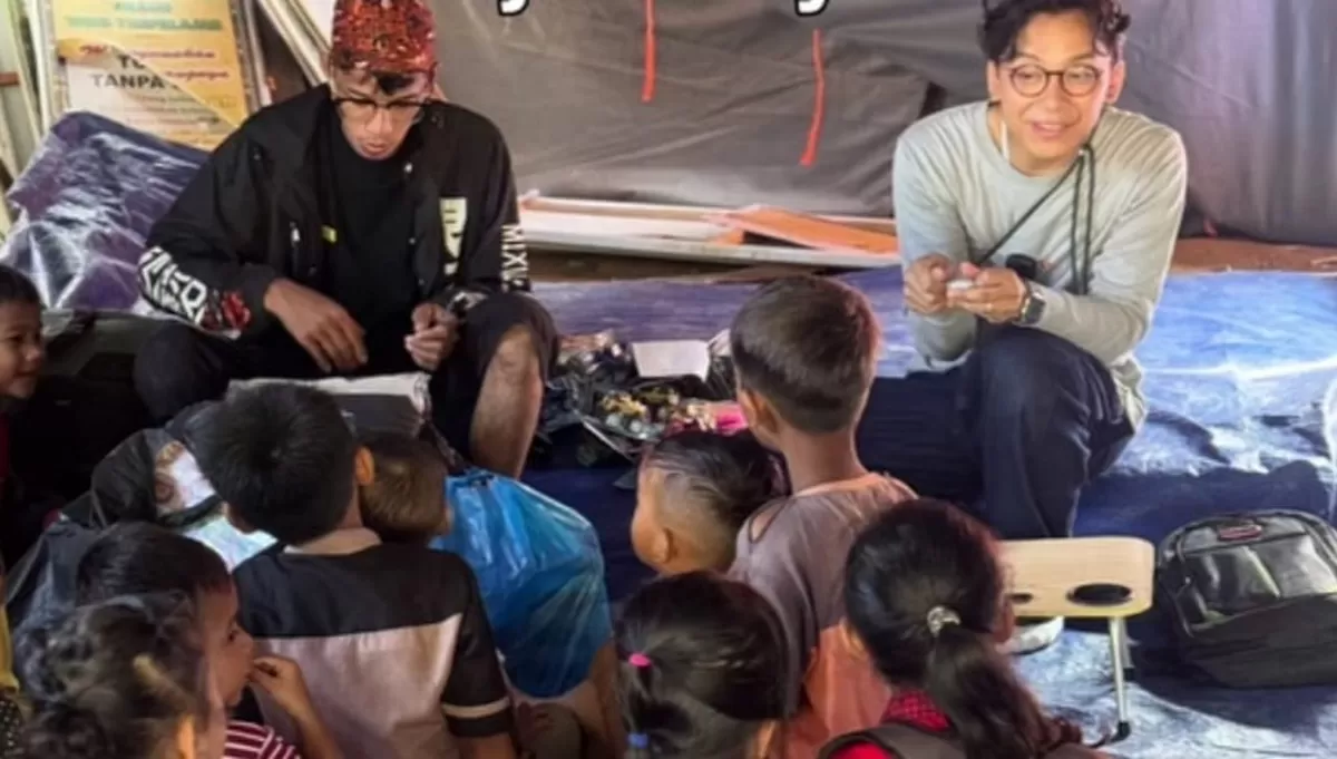 Curhatan aktor sekaligus relawan, Trisa Triandesa, meminta bantuan buku pelajaran pada Kemendikdasmen untuk anak-anak di Reje Payung, Aceh Tengah. (Instagram/trisatriandesa)
