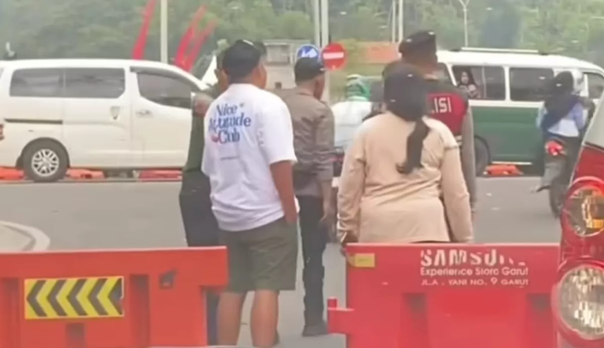 Pemudik di Garut, Jawa Barat protes pemberlakuan one way.  (Instagram/naufalsukangonten)
