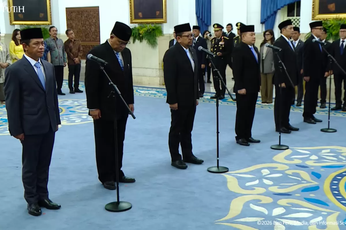 Prabowo Reshuffle Kabinet, Resmi Lantik 6 Pejabat Baru! Ada Eks KSAD Dudung Abdurachman hingga Ketum KSPSI Jumhur Hidayat (YouTube Istana Kepresidenan )
