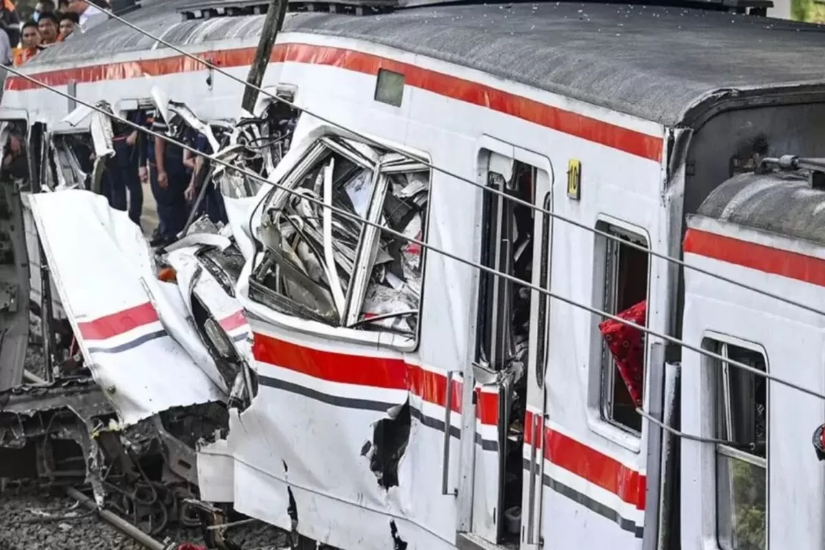 Ramai Isu Sinyal Error, KAI Buka Suara soal Tabrakan Kereta di Bekasi Timur (Antara)