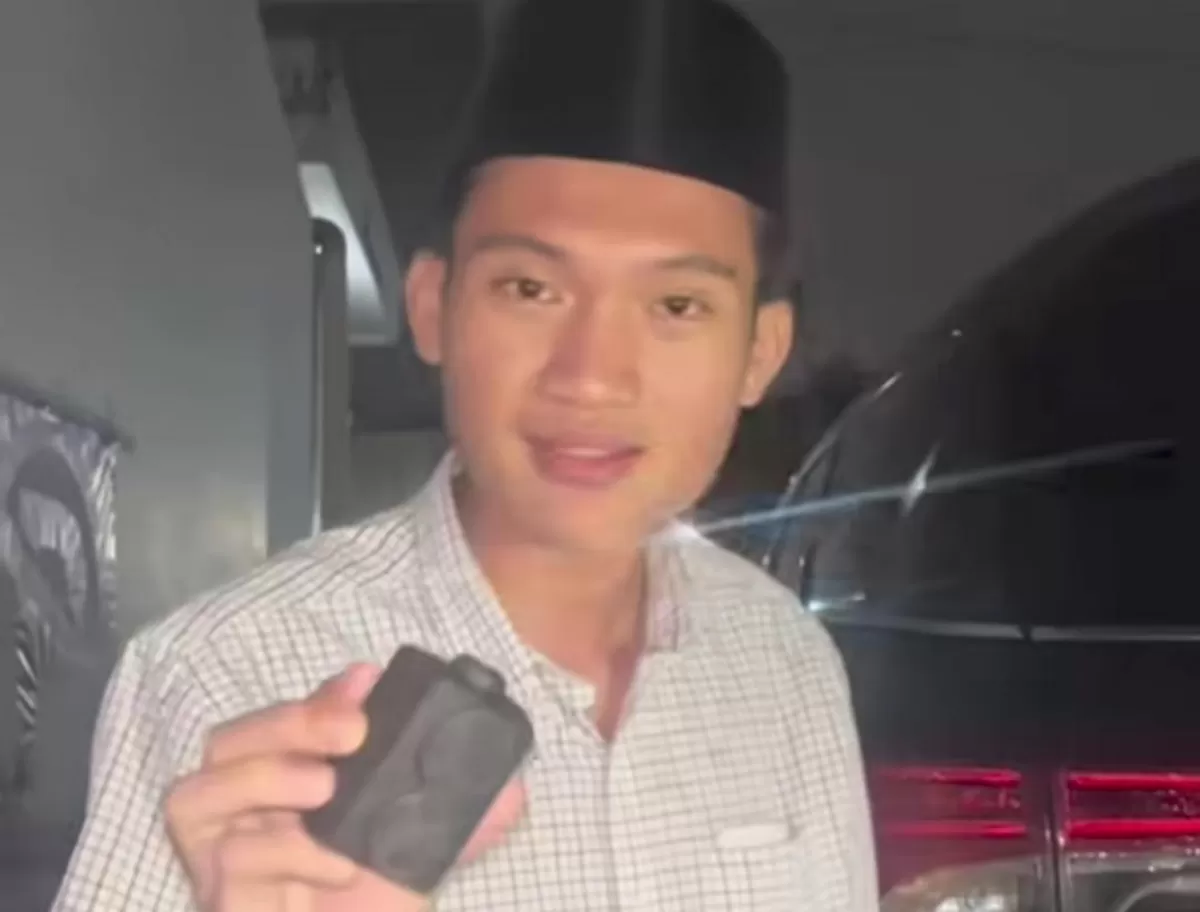 Usai Kritik Pemerintah, Eks Ketua BEM UGM Tiyo Ardianto Klaim Mobilnya Dipasangi GPS Tracker (Istimewa)
