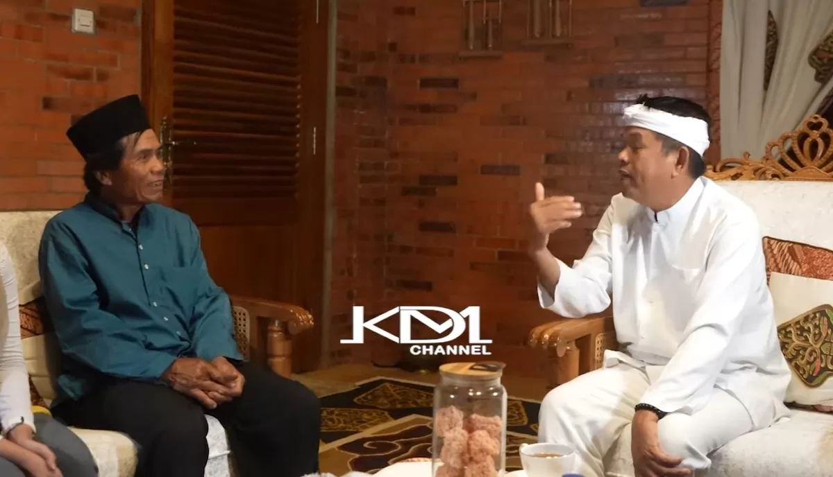 Ayah Taufik Hidayat ungkap sikap kasar anaknya sejak kecil (Dok. YouTube/KANG DEDI MULYADI CHANNEL)