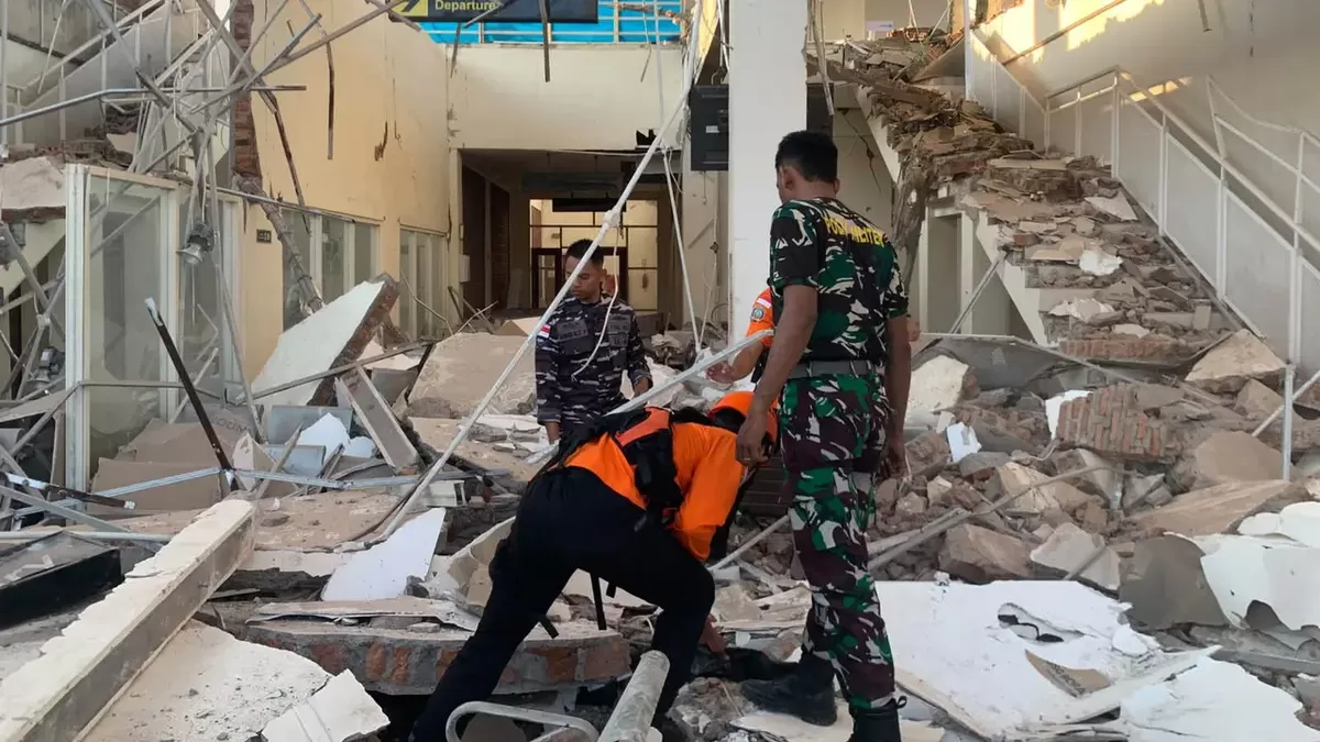 Duka Gempa M 7,7 Guncang  NTT, 38 Orang Tewas dan 2000 Warga Mengungsi Usai Puluhan Bangunan Rusak (Basarnas )