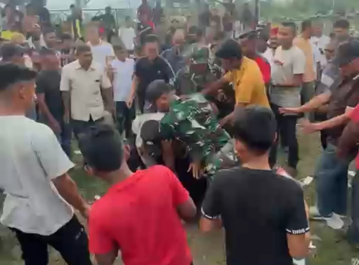 Wartawan Diduga Dipukul Oknum TNI Saat Kericuhan di Lapangan Bumigas Aceh Utara (Istimewa)