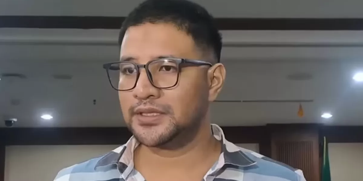Ammar Zoni usai sidang lanjutan kasus dugaan peredaran narkoba. (Tangkap layar YouTube/IntensIndigo)