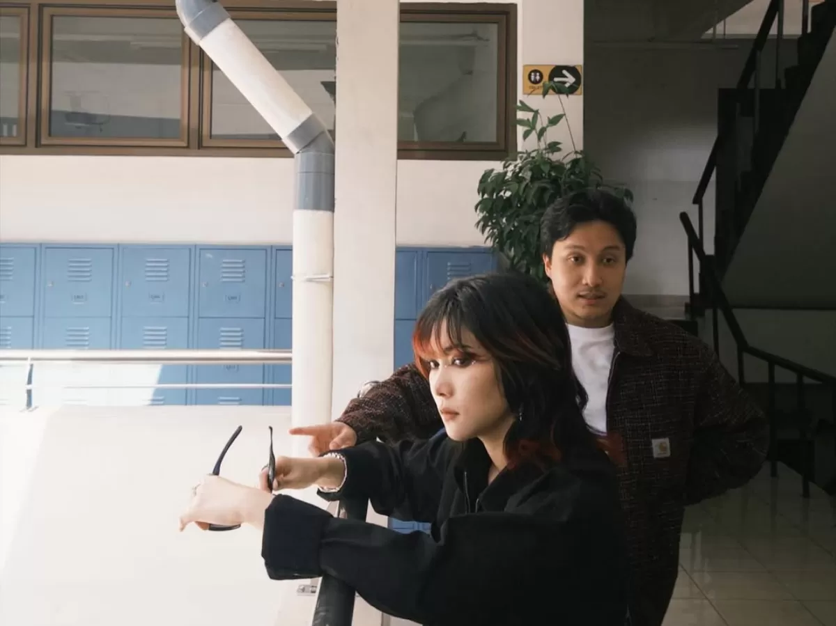 Album ABADHI disorot warganet karena simbol misterius, Rayhan Maditra tanggapi tuduhan terhadap Isyana Sarasvati (Instagram/@rayhanmaditra_)