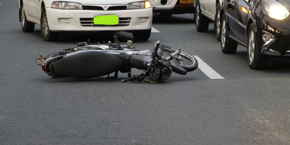 Ilustrasi kecelakaan motor vs mobil di jalur Gumitir dekat Patung Gandrung, Banyuwangi (Pexels/Valentin Sarte)