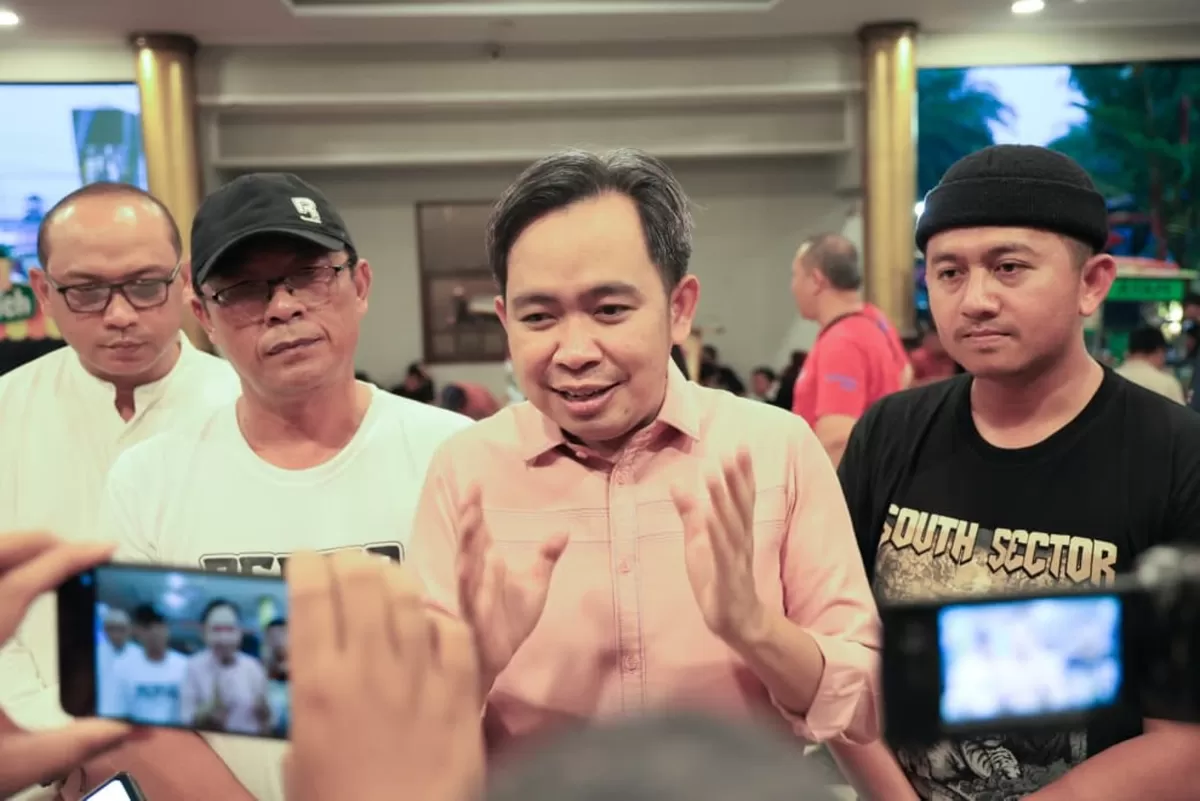 Bupati Jember Gus Fawait dan para tim Persid. (Dok Diskominfo Jember)