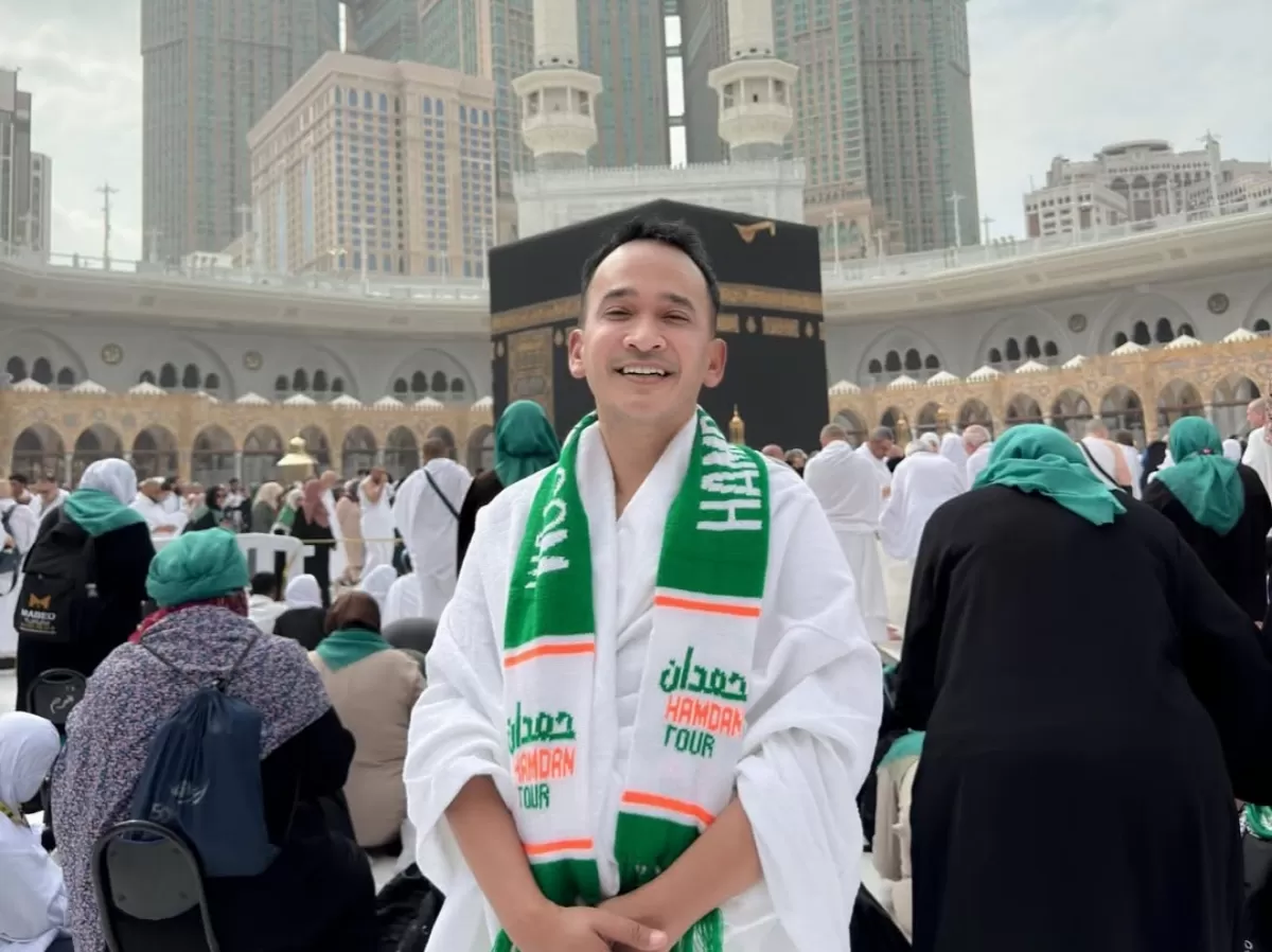 Potret Ruben Onsu umrah untuk ketiga kalinya. (Instagram/@maipa_khalifah)