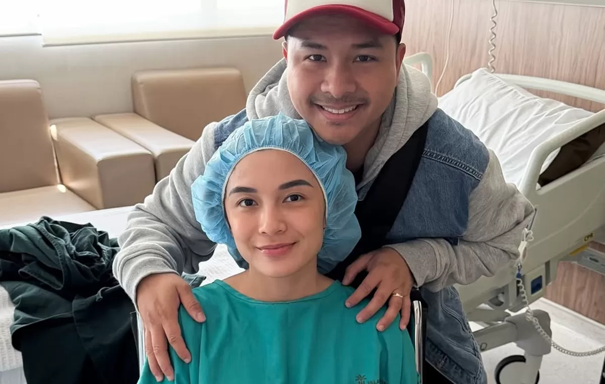 Potret Chelsea Olivia didampingi Glenn Alinskie saat jalani operasi kecil di Malaysia pasca mengalami pendarahan saat menstruasi (Instagram/chelseaoliviaa)