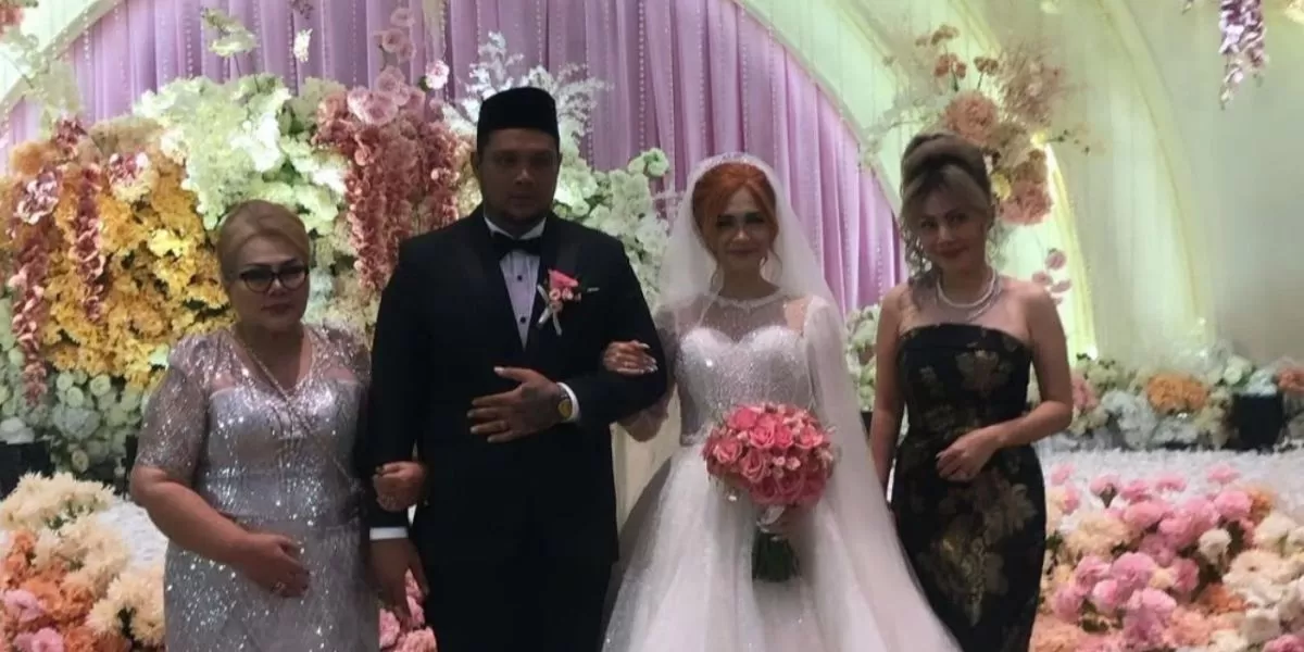 3 fakta Lindi Fitriyana, istri baru Virgoun menurut sudut pandang ibu mertua dan sang kakak ipar, Eva Manurung dan Febby Carol.  (Instagram.com/@evamanurung1105.)