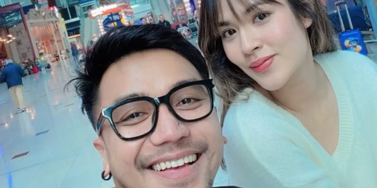 Potret Bubah Alfian dan Raisa yang sempat terjebak di Bandara Dubai akibat adanya serangan udara Iran vs Amerika Serikat (Instagram/bubahalfian)