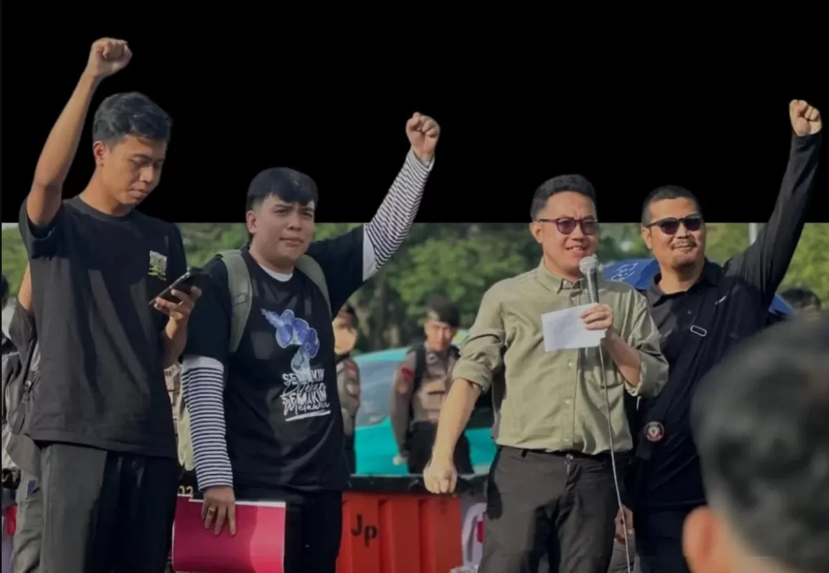 Syahdan Husein dan 3 aktivis lain dibebaskan PN Jakarta Pusat, orasi di depan gedung pengadilan jadi sorotan (Instagram.com/@bangsamahardika)