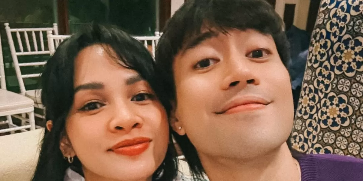 Begini cerita Andien Aisyah yang ungkap meninggalnya Vidi Aldiano yang dalam keadaan tersenyum dan terlihat ganteng.   (Instagram/@andien)