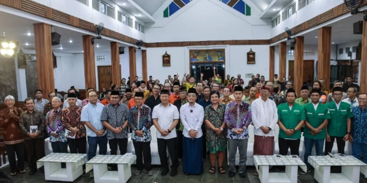 Merawat kebinekaan dalam orasi dan ngabuburit bersama Gus Miftah di Sleman, Yogyakarta.  (Dok. SketsaNusantara.id)