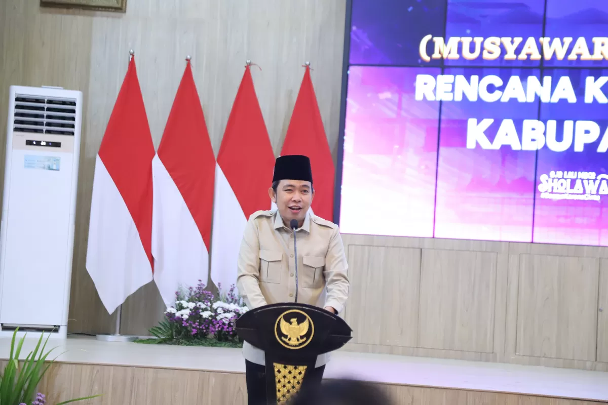 Bupati Jember Muhammad Fawait saat memberikan paparan. (Dok Diskominfo Jember)