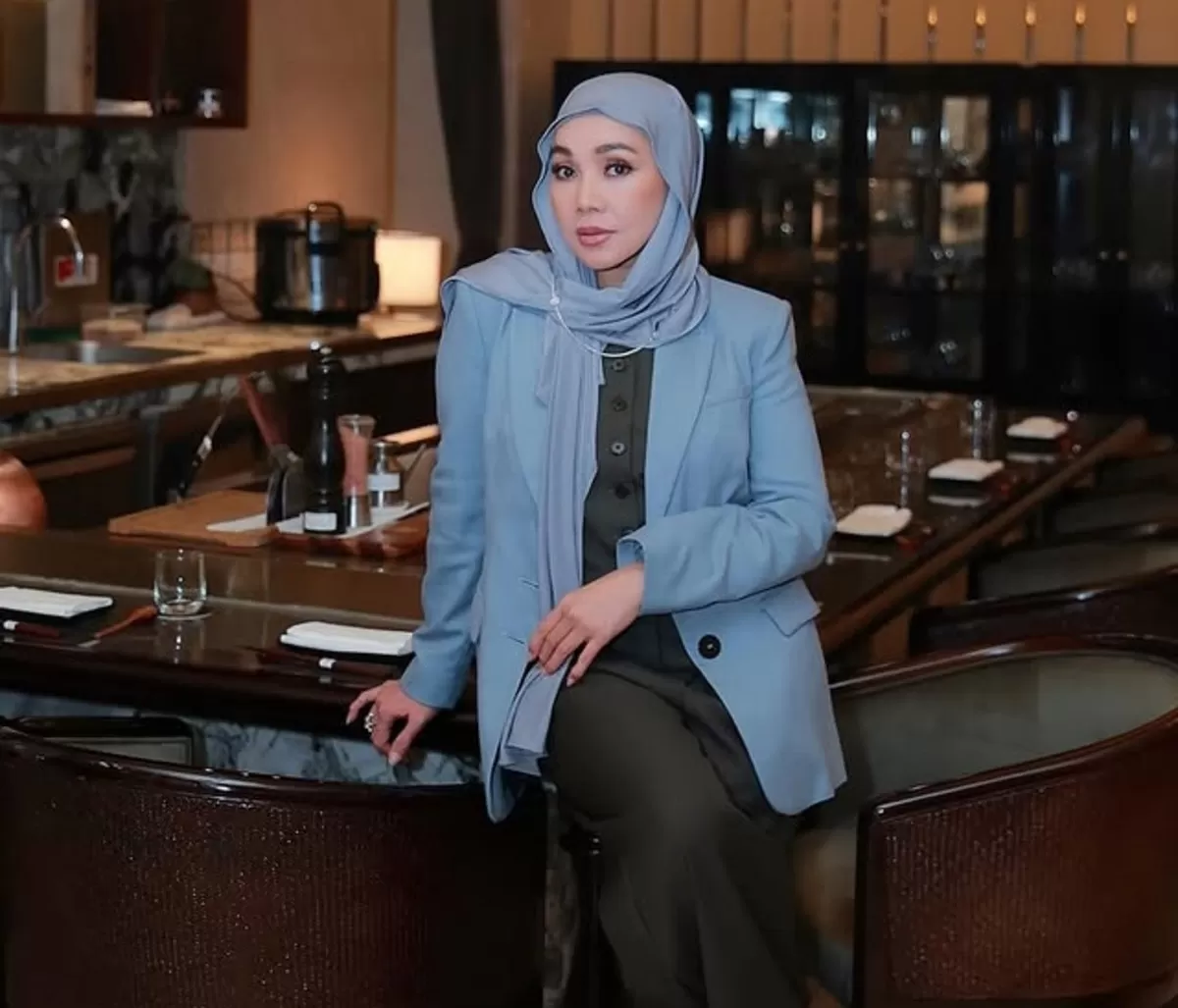 Begini situasi Dewi Gita sebelum mendengar Vidi Aldiano wafat dimana sebelumnya tiba-tiba muncul firasat kurang nyaman yang dialami suaminya, Armand maulana. (Instagram.com/@dewigita01)