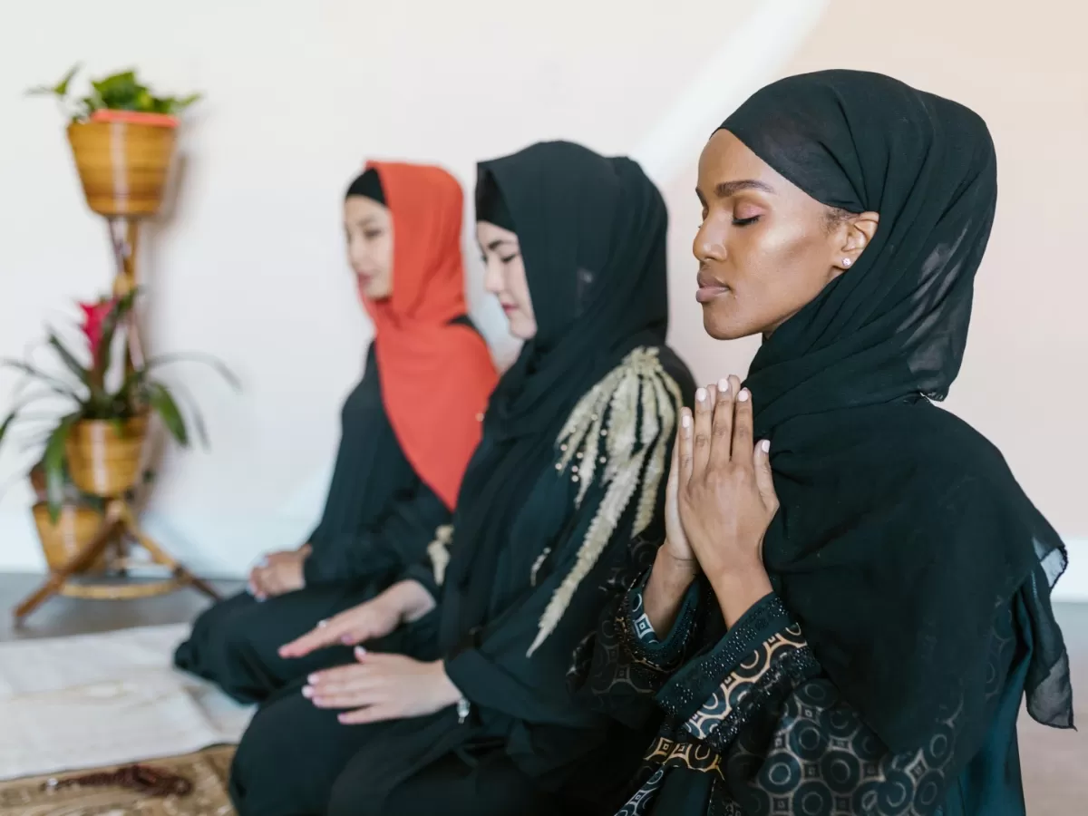 Tema unik untuk acara halal bihalal di kantor. (Pexels.com/RDNE Stock project)
