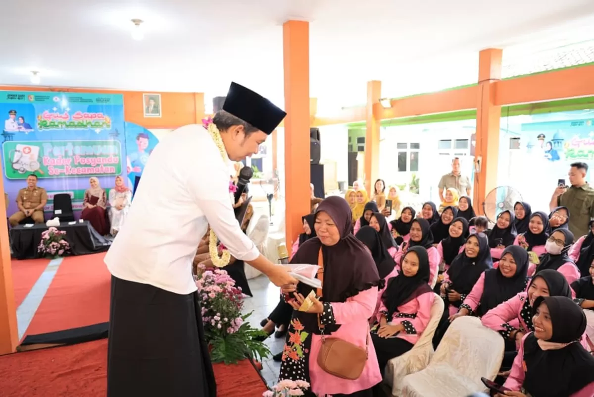 Bupati Jember Gus Fawait saat menyapa warga. (Dok Pemkab Jember)