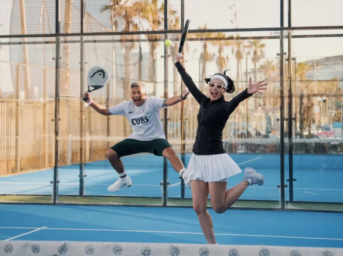 Potret Gading Marten dan Medina Dina main padel di Barcelona. (Instagram/@medinadinaaa)