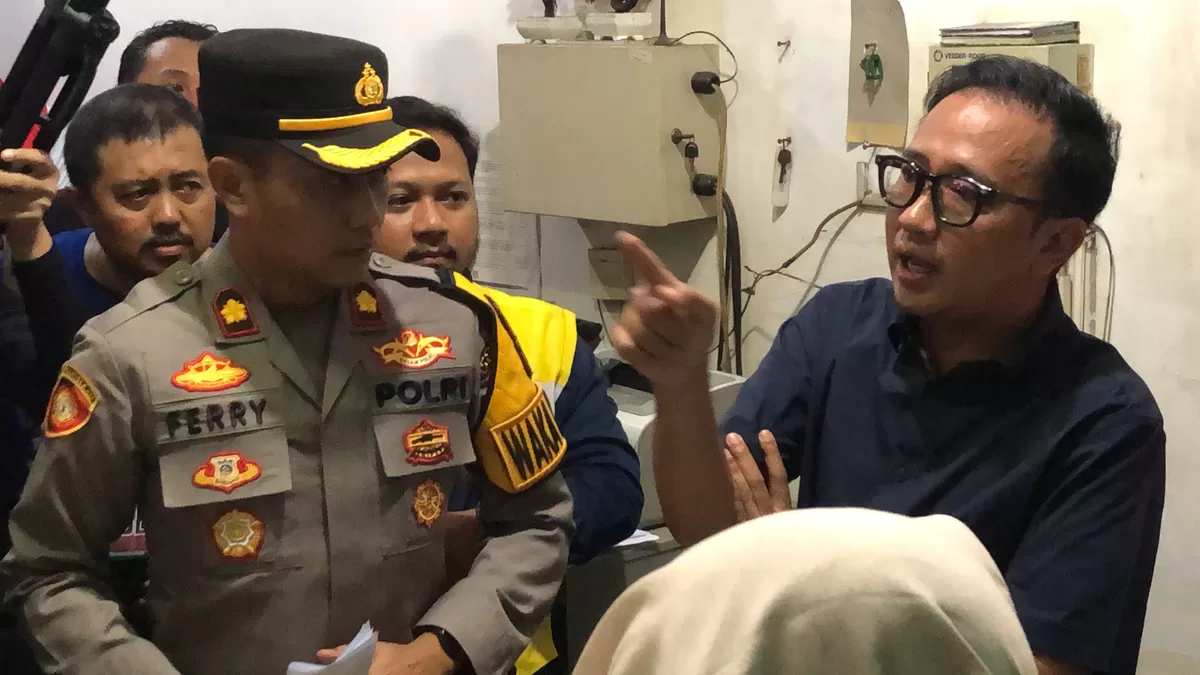 Waka Komisi XII Bambang Haryadi saat sidak ke SPBU. (Angga Juli Setiawan/SketsaNusantara.id)