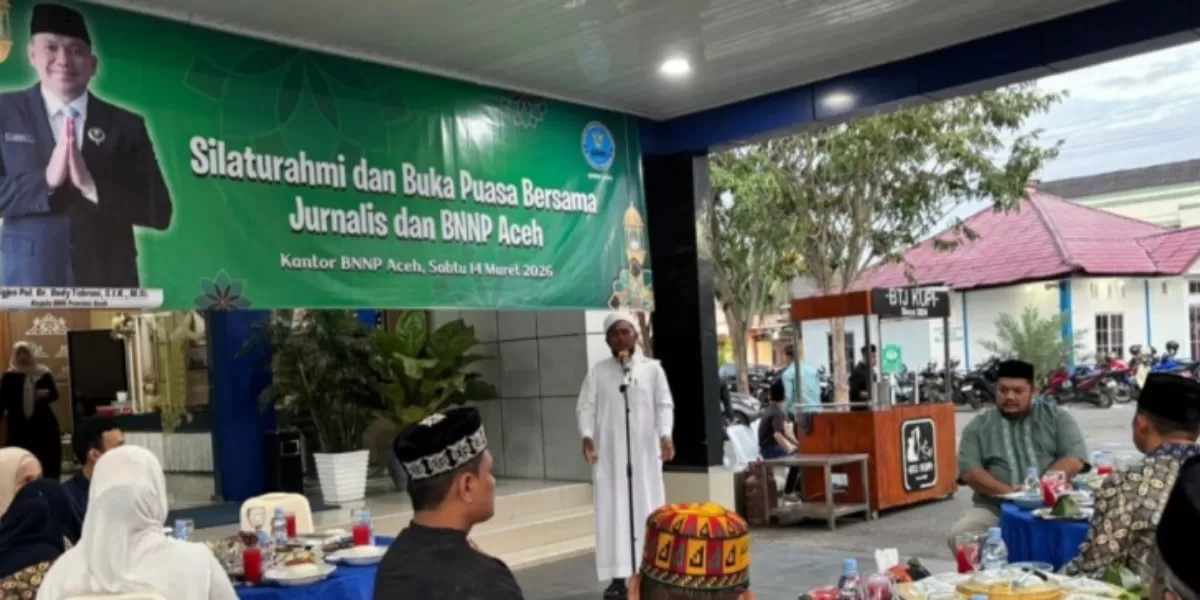 Momen buka bersama penuh kehangatan dengan jurnalis Aceh di kantor BNN Aceh.  ( Dok. BNN Aceh)