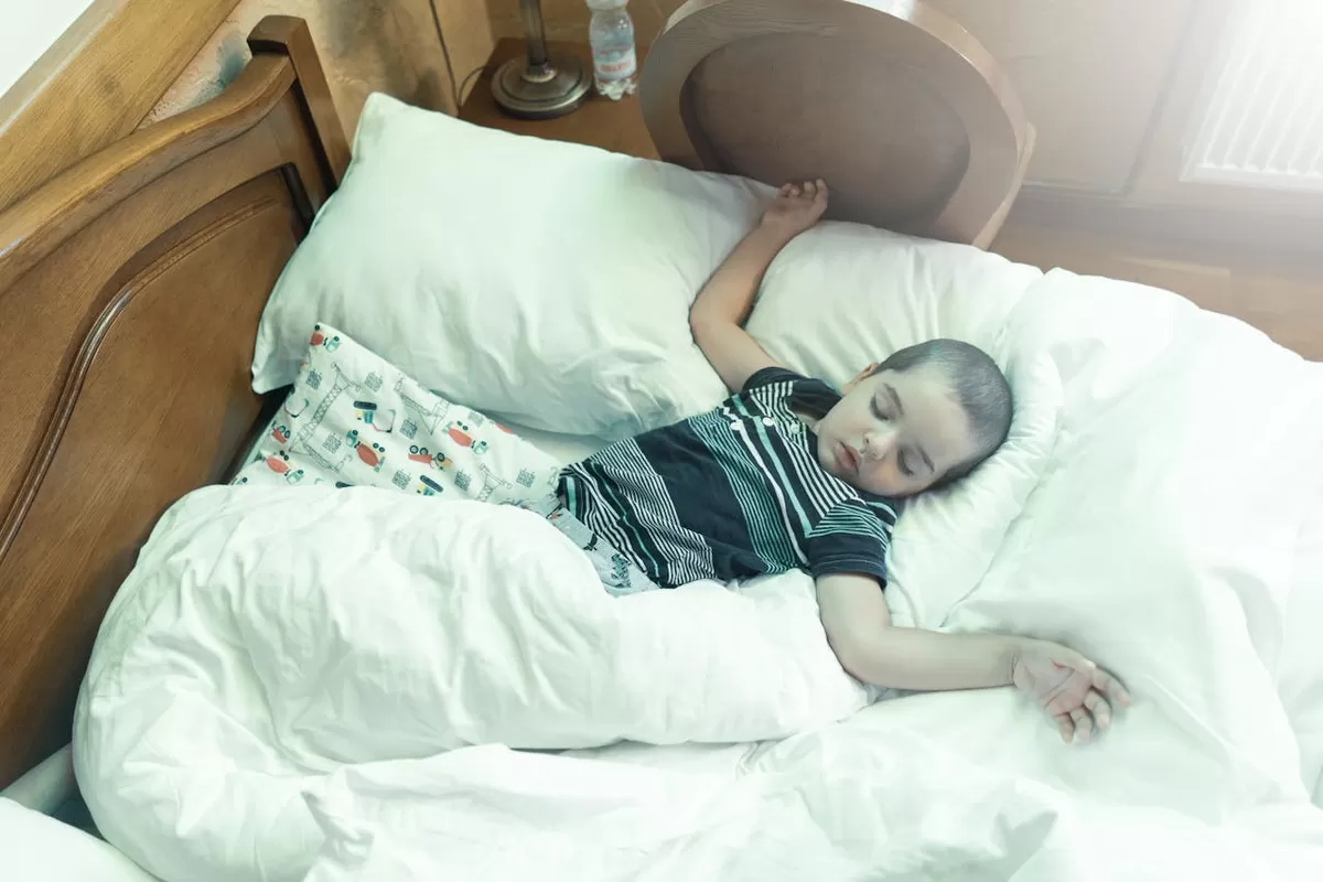 Ilustrasi tidur dengan mulut terbuka terjadi saat seseorang mengalami kekelahan ekstrem hingga dikhawatirkan picu komplikasi kesehatan (Pexels/Atlantic Ambience)