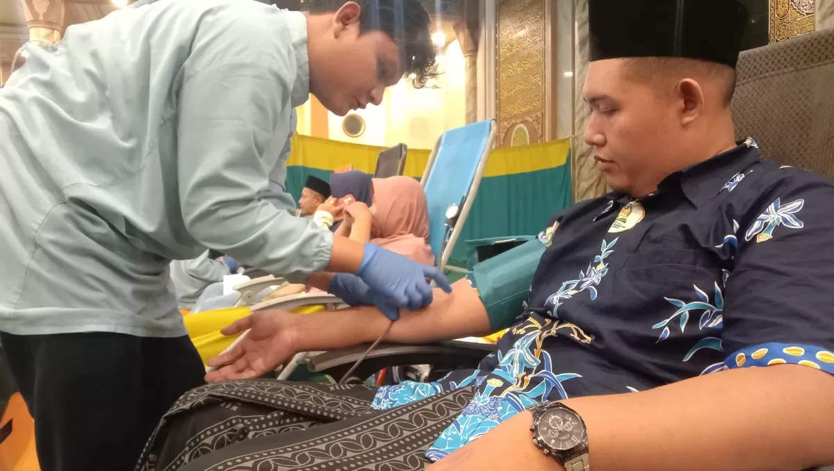 Tak hanya persiapan Llebaran, warga Umbulsari berbagi lewat donor darah, 31 kantong terkumpul (Dok. PMI Jember)