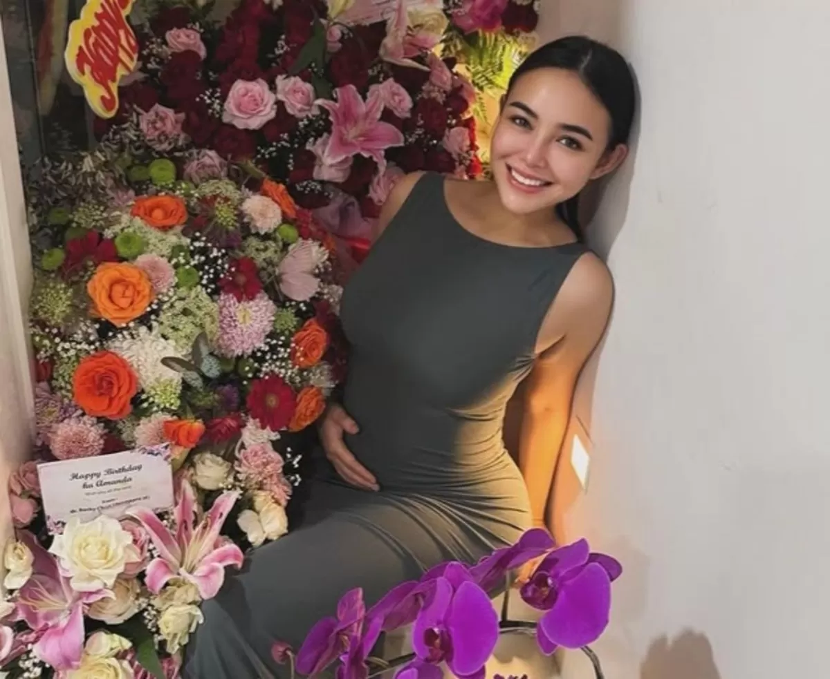 Kebiasaan unik Amanda Manopo saat masa kehamilannya ini ternyata berhubungan dengan belanja online dengan membeli high heels. (Instagram.com/ @amandamanopo)