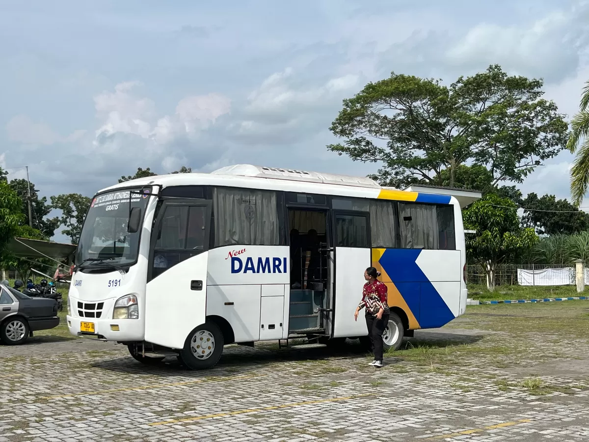 Bus damri yang disiapkan pemkab Jember. (Dok Pemkab Jember )