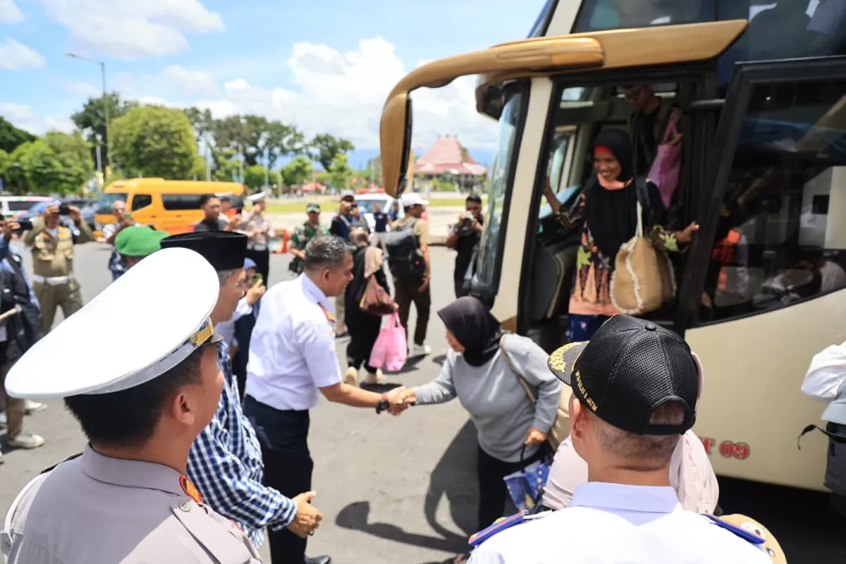 Pemberangkatan mudik gratis. (Dok Diskominfo Jember)