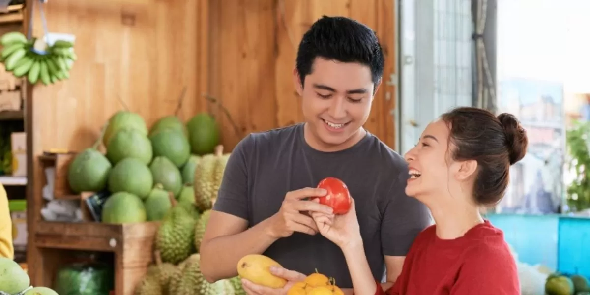 5 rekomendasi buah-buahan segar yang cocok turunkan kolesterol jahat akibat makanan yang berasal dari waktu Lebaran Idul Fitri.  (Unsplash/@pressfoto.)