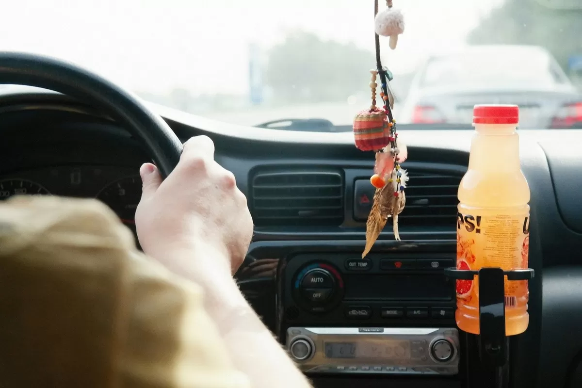 Minuman yang dibuat dari 5 tamanan herbal ini bisa menjadi salah satu alternatif vitamin alami yang dikonsumsi saat mudik atau arus balik.  (Unsplash.com/@Alexey Demidov.)