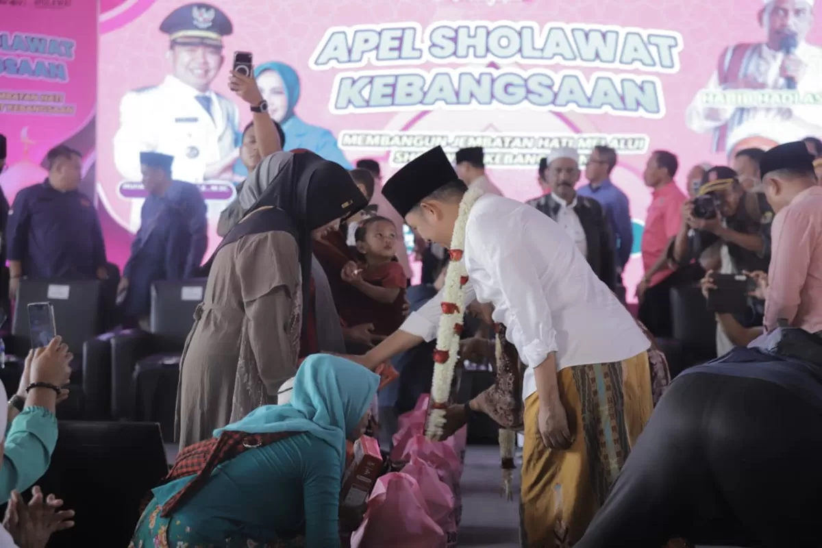 Bupati Jember Gus Fawait saat berkunjung ke Kecamatan. (Dok Diskominfo Jember)