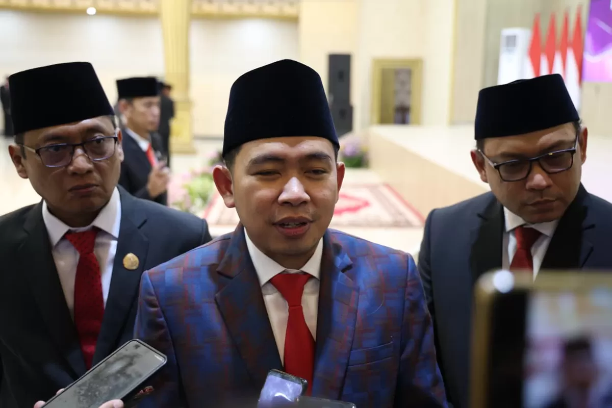 Bupati Jember Gus Fawait saat dikonfirmasi. (M Purnomo/SketsaNusantara.id)