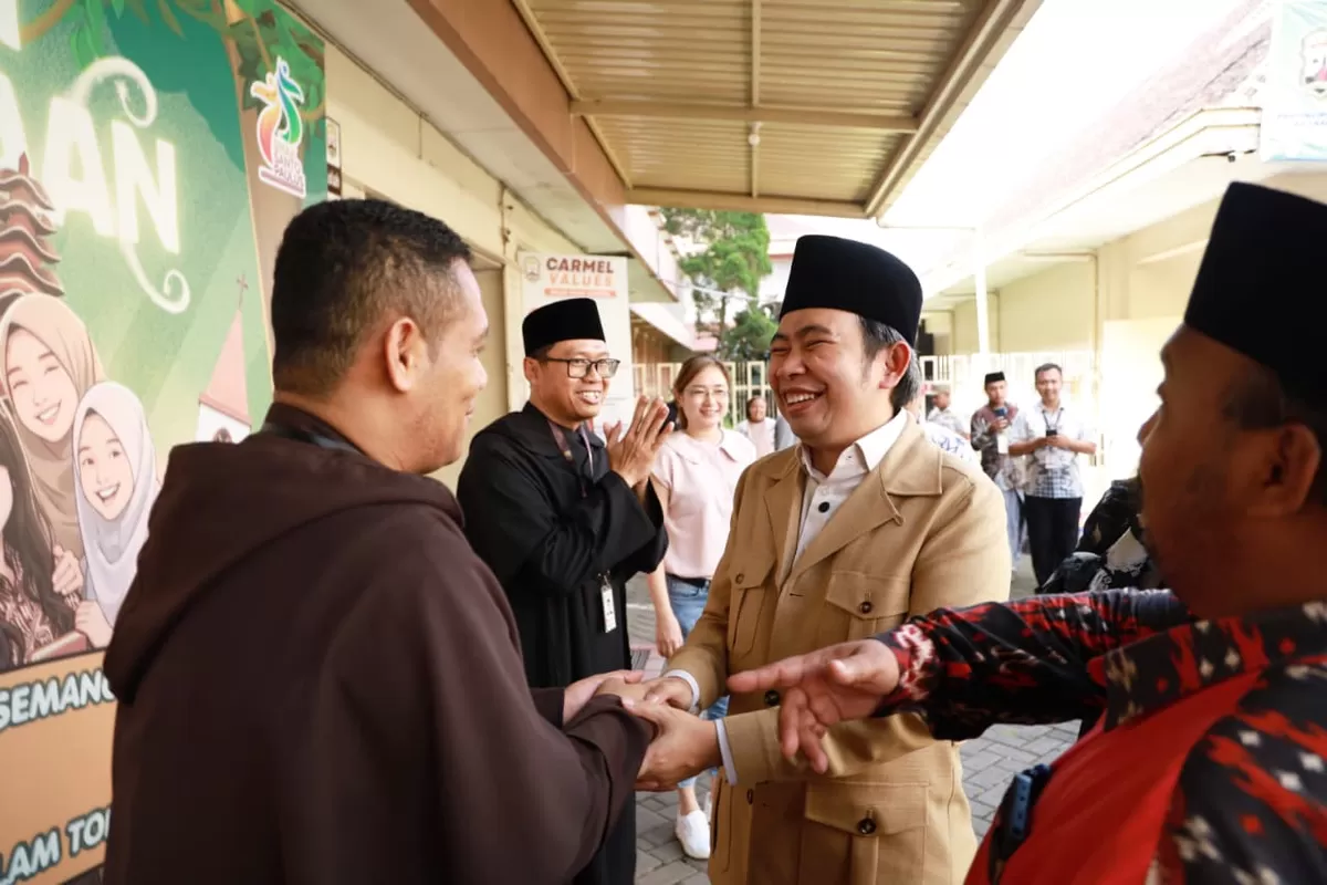 Bupati Jember Gus Fawait saat kunjungan. (Dok Diskominfo Jember)